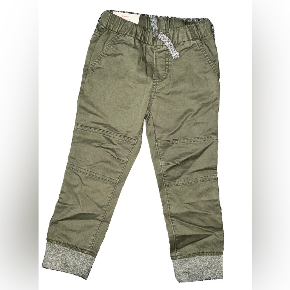 #52

NWT- Kids Olive Green Cargo Pants 3T